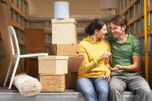 Packing and loading support for a house move in Northolt